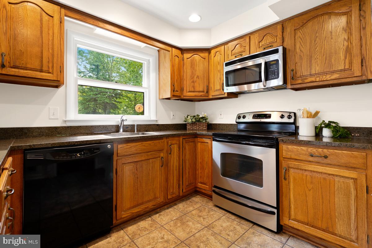 9 Romar Dr