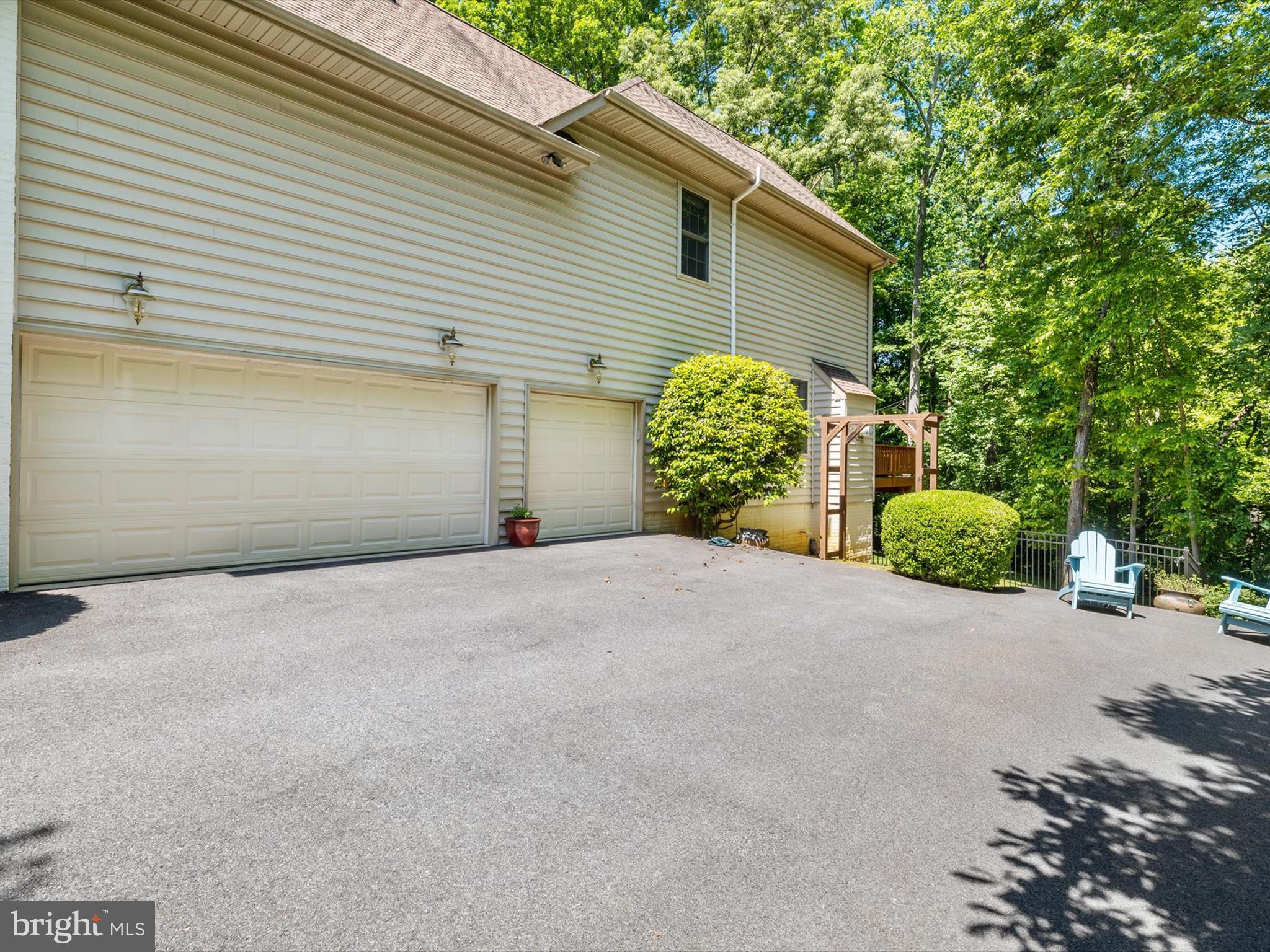 911 River Knoll Ct