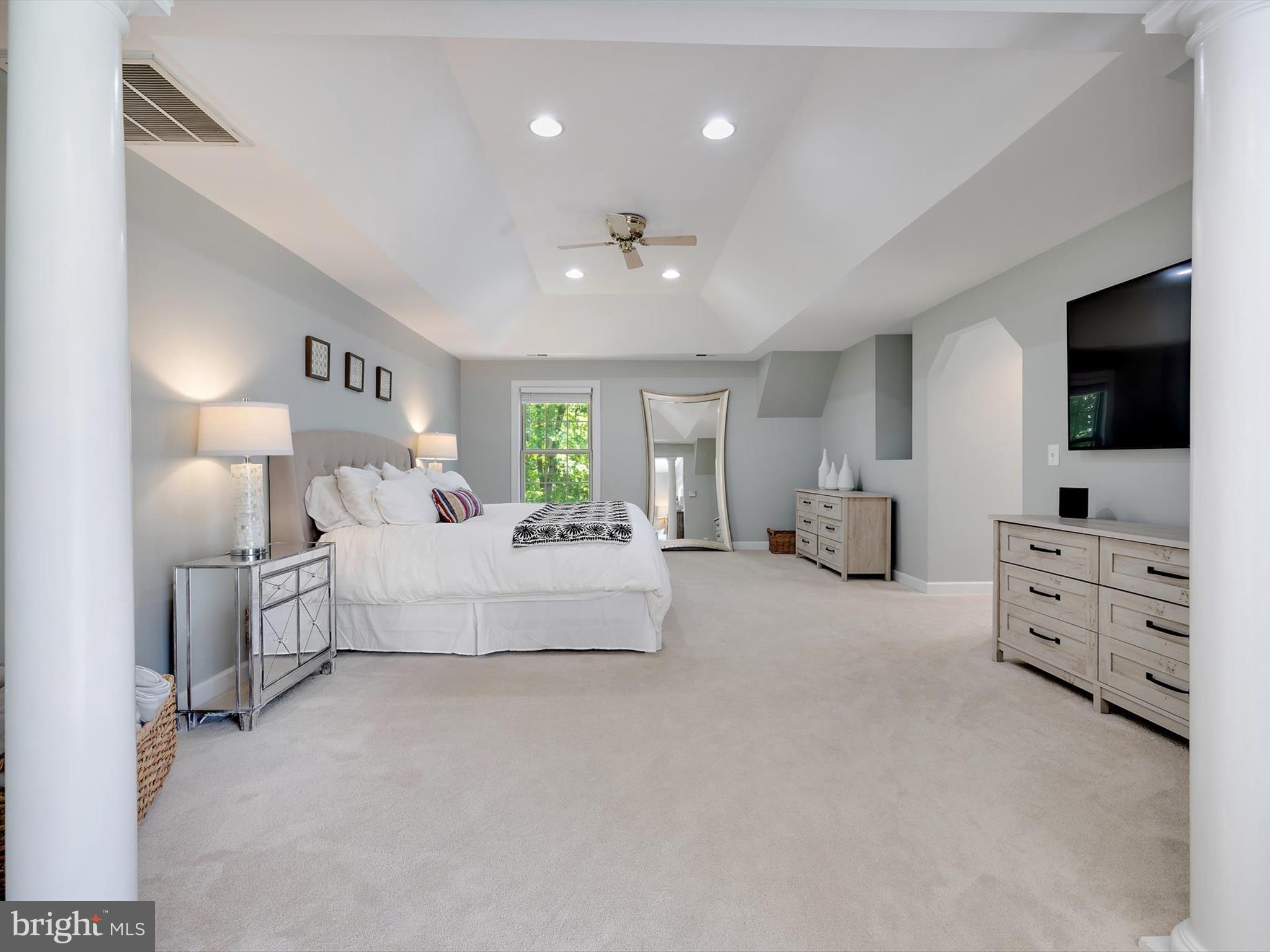 911 River Knoll Ct