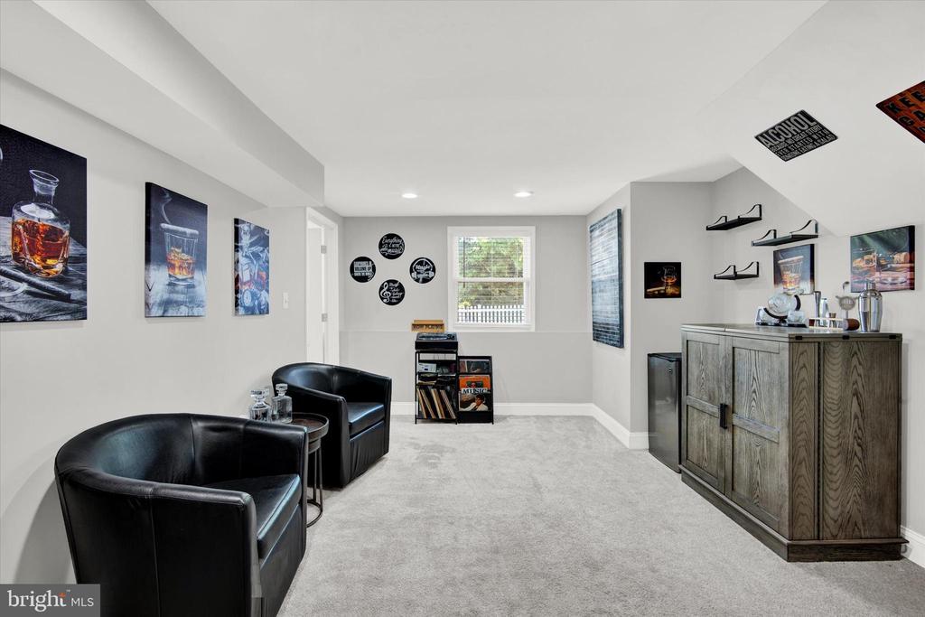 329 Regency Cir