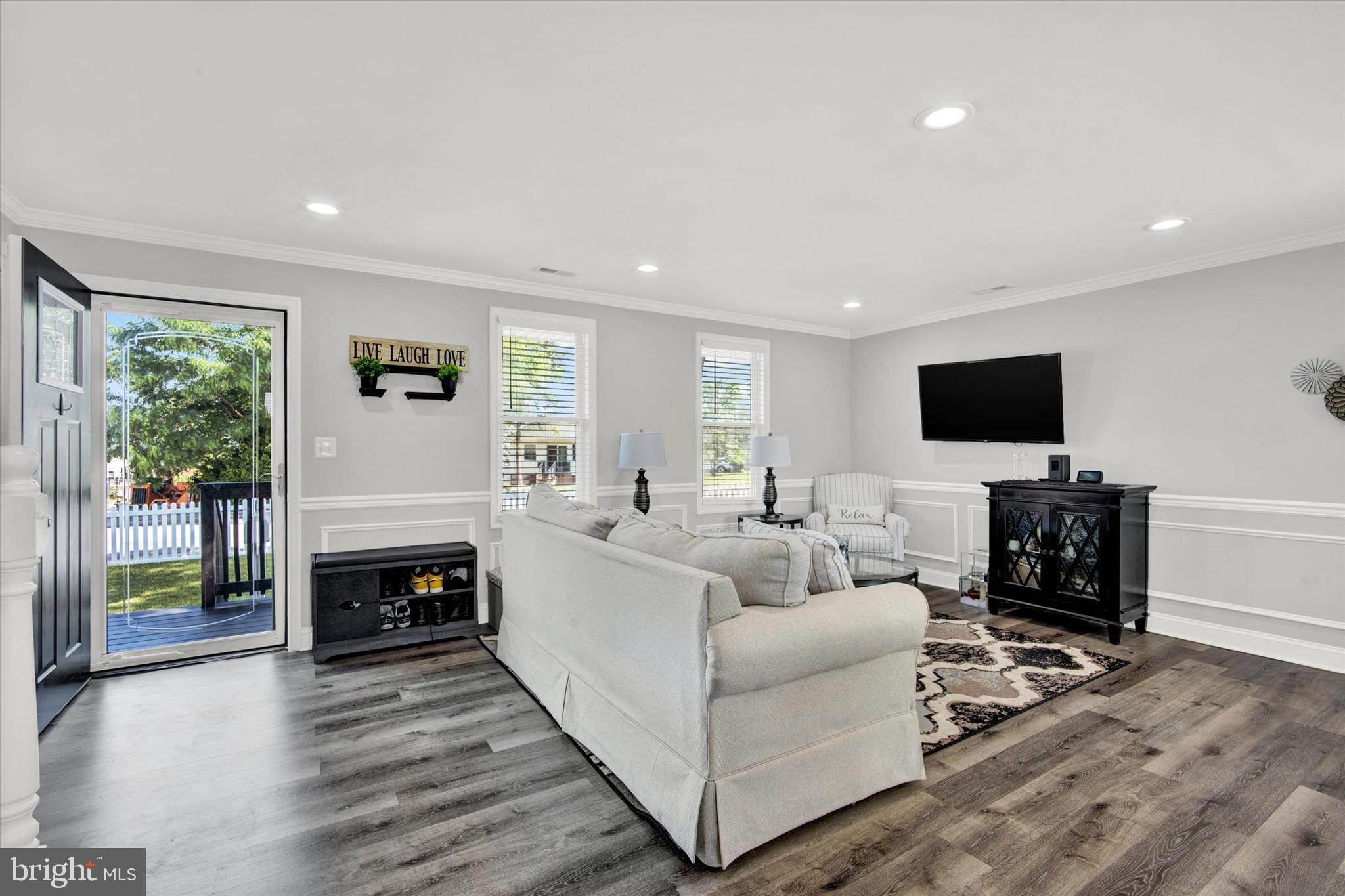 329 Regency Cir