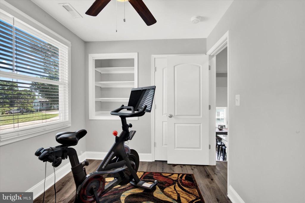 329 Regency Cir