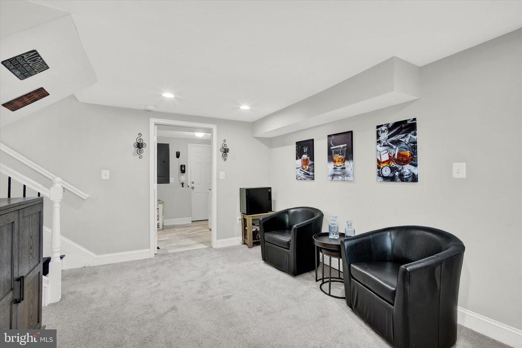 329 Regency Cir