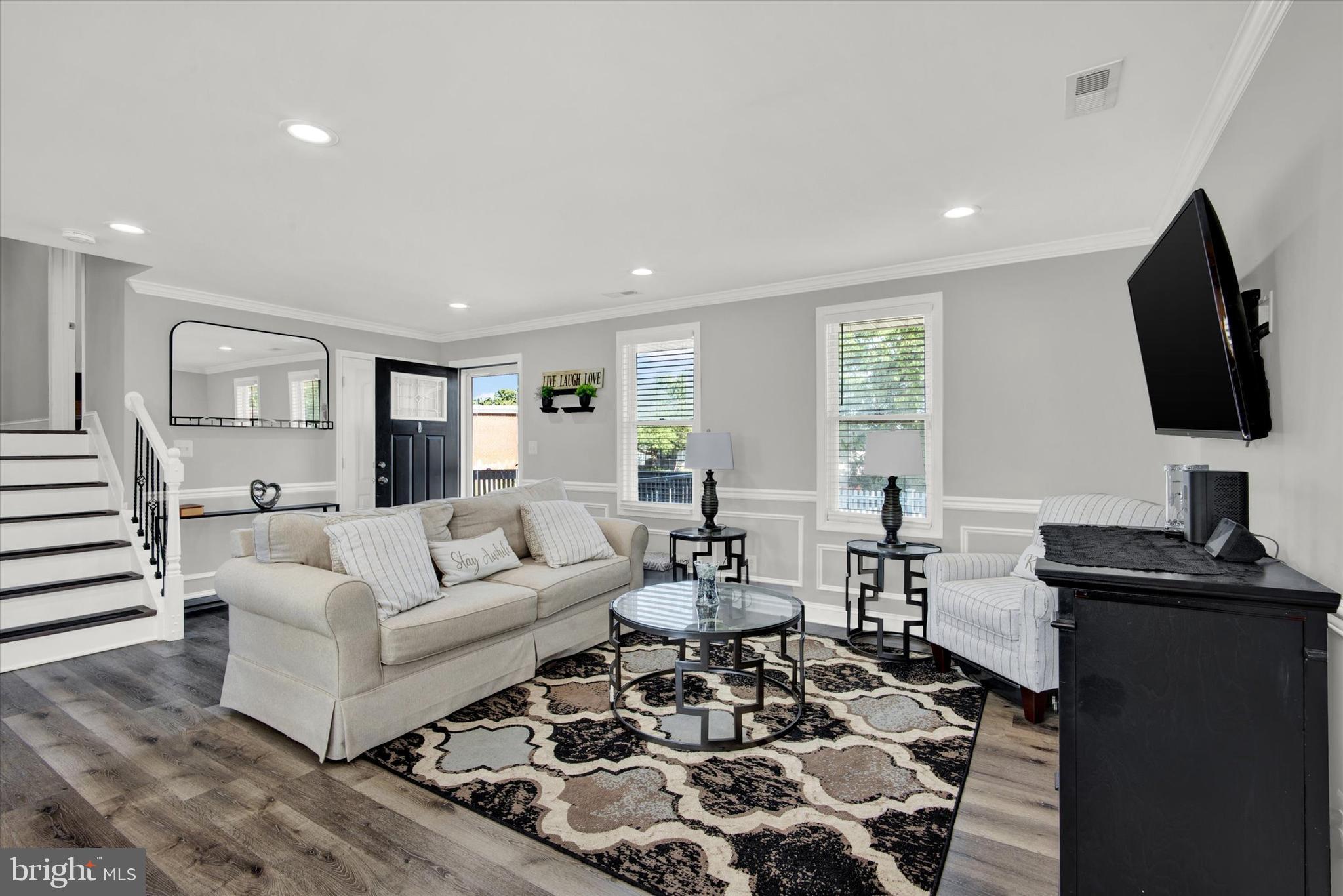 329 Regency Cir