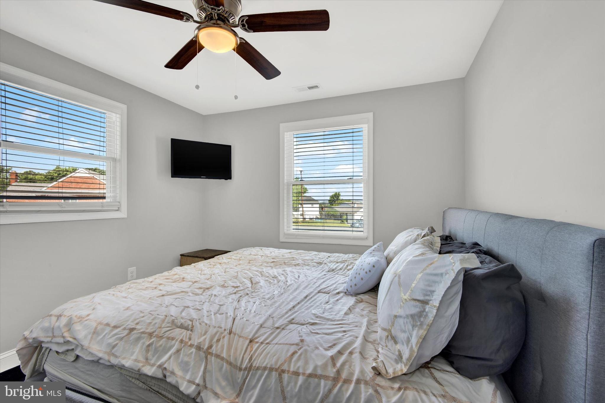 329 Regency Cir