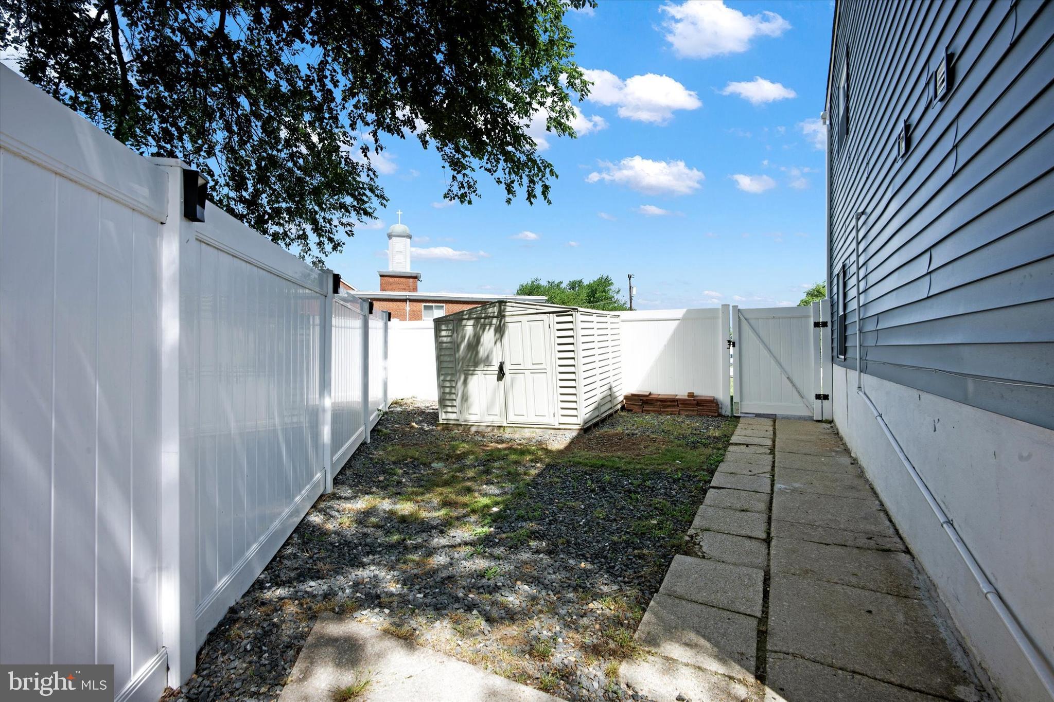 329 Regency Cir