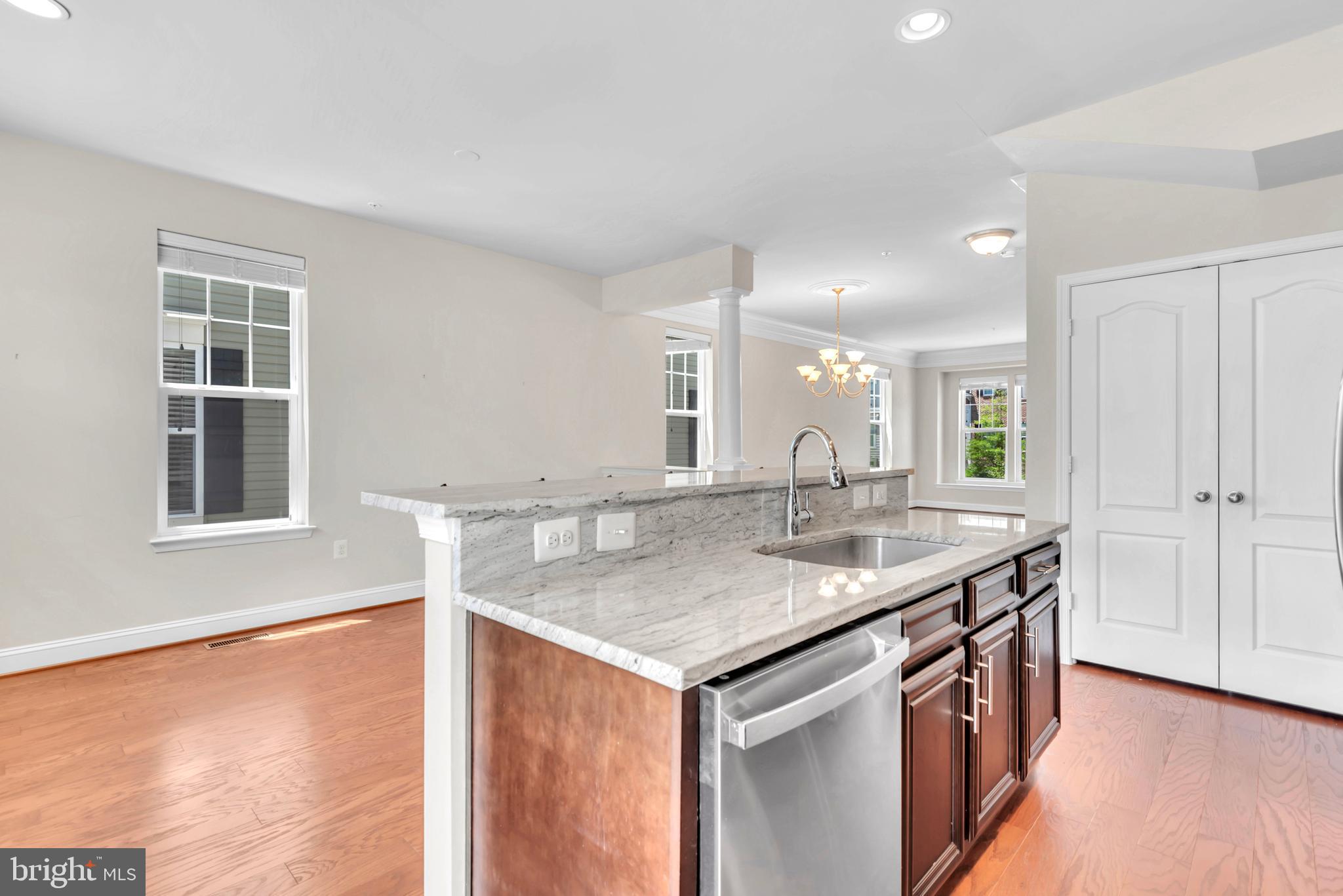 617 S CHERRY GROVE AVE