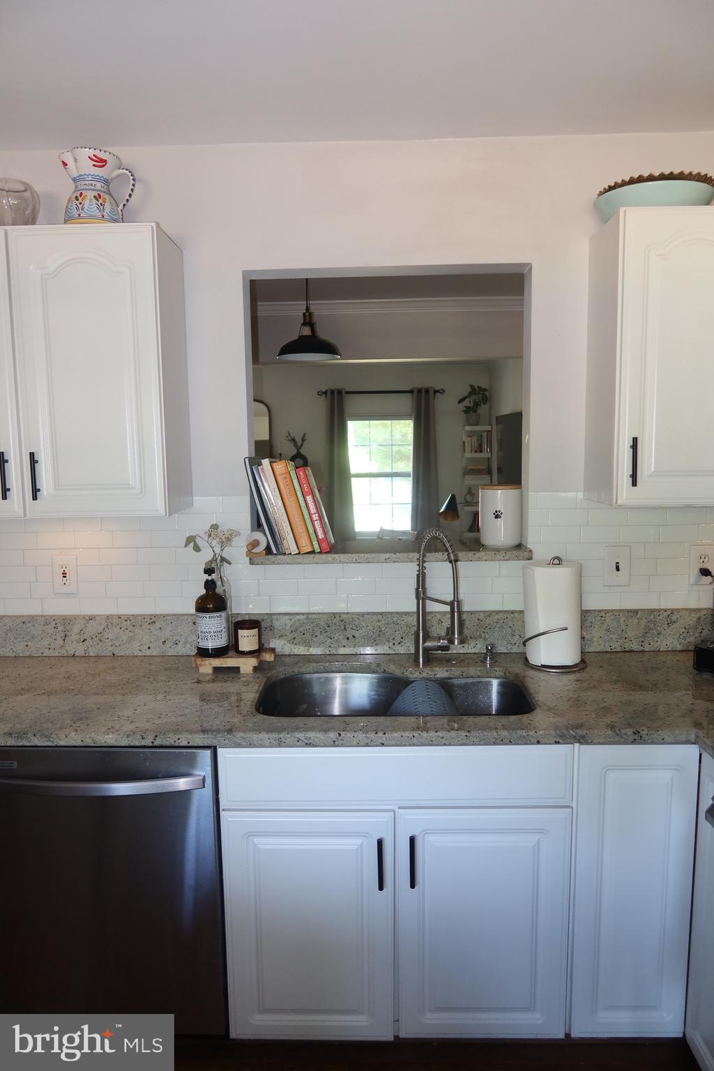 514 Francis Nicholson Way