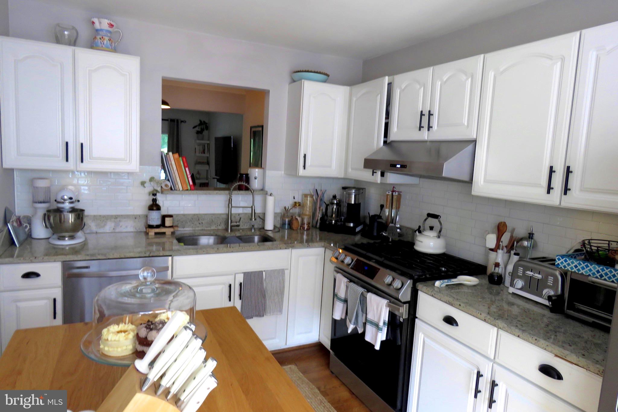 514 Francis Nicholson Way