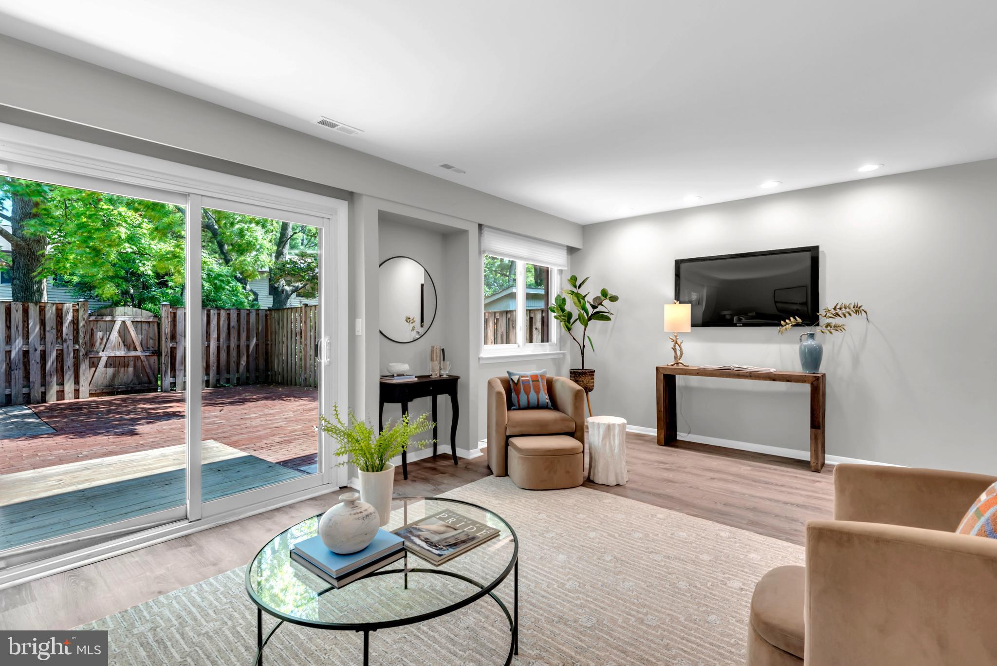 1039 Cedar Ridge Ct