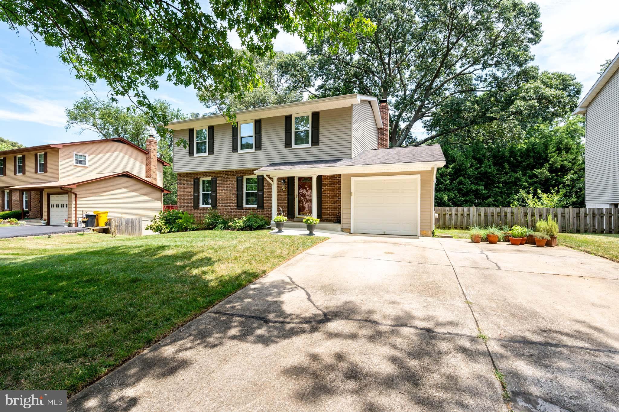 1149 Neptune Pl