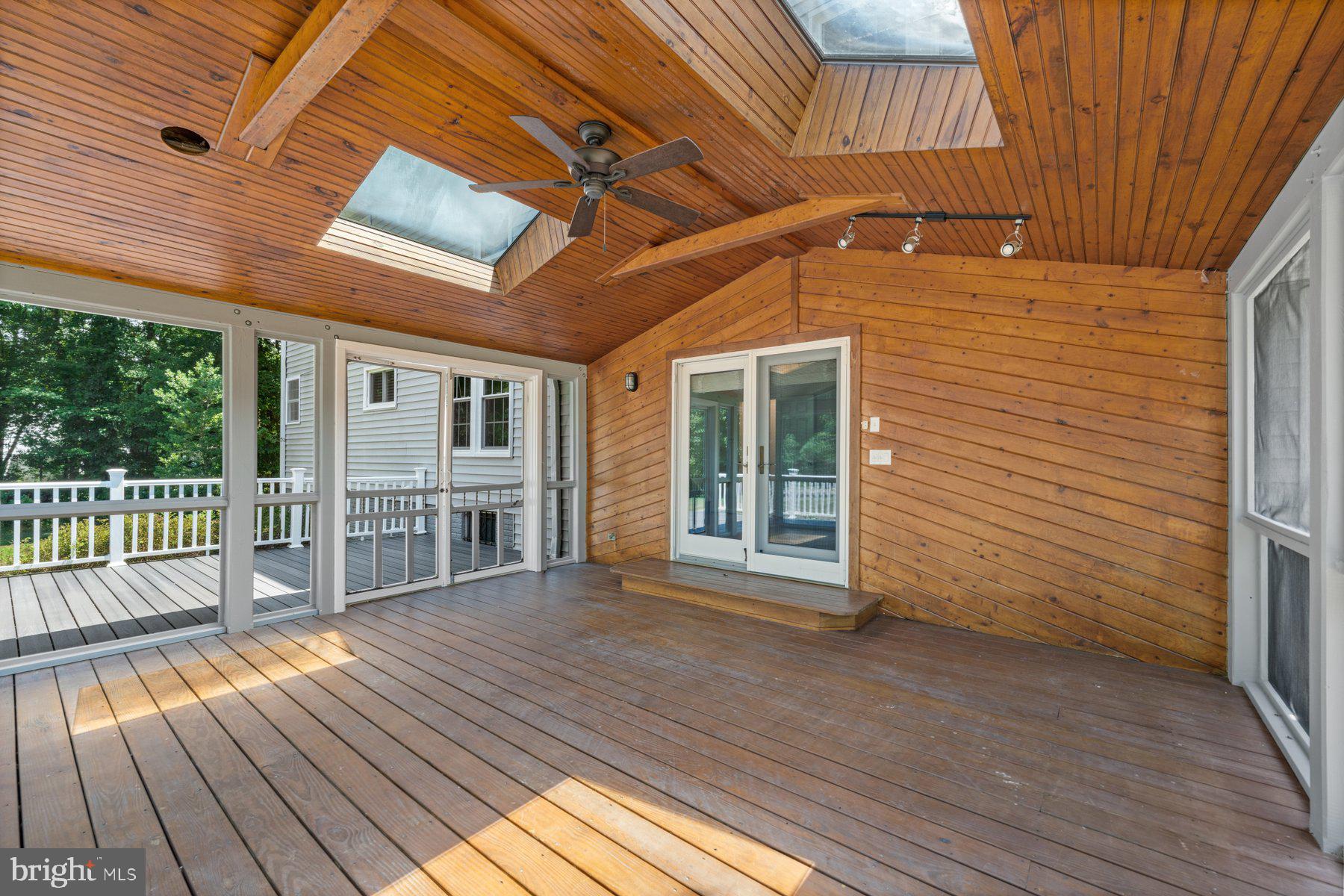 301 Saddle Ridge Rd