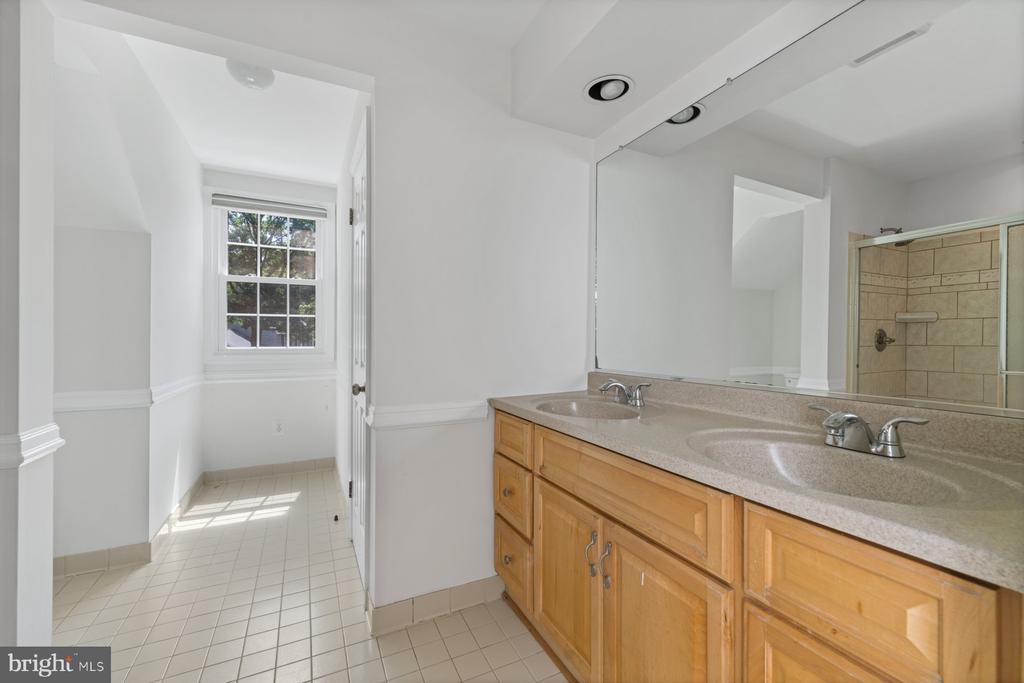 301 Saddle Ridge Rd