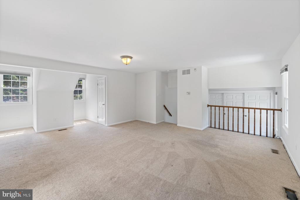 301 Saddle Ridge Rd