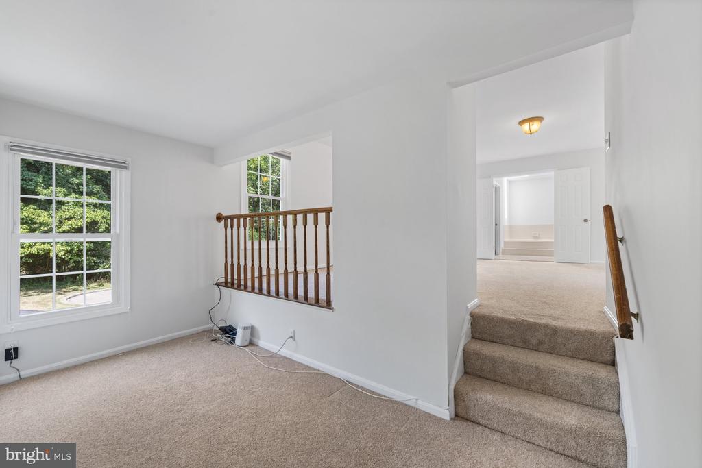 301 Saddle Ridge Rd