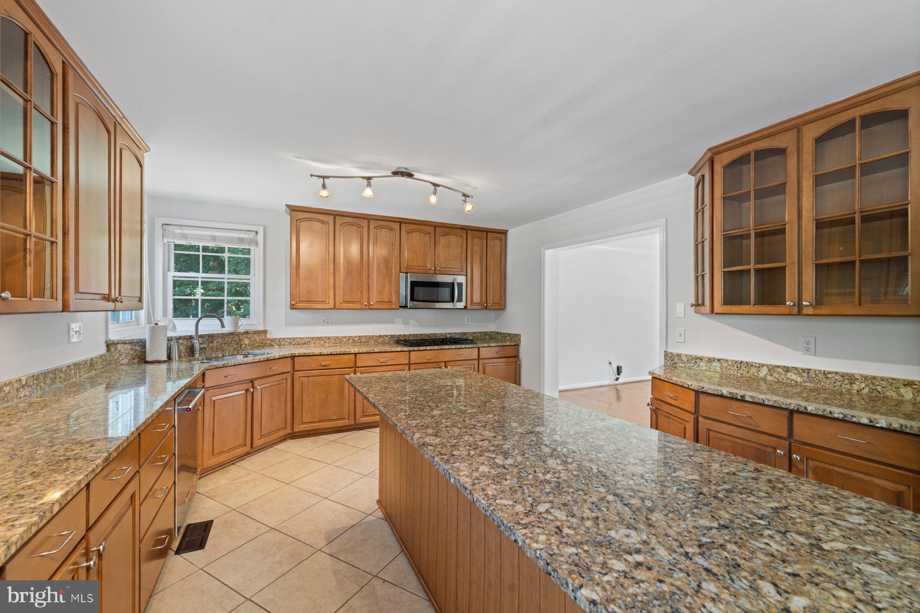 301 Saddle Ridge Rd
