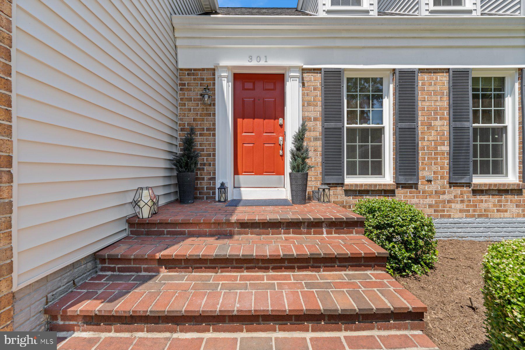 301 Saddle Ridge Rd