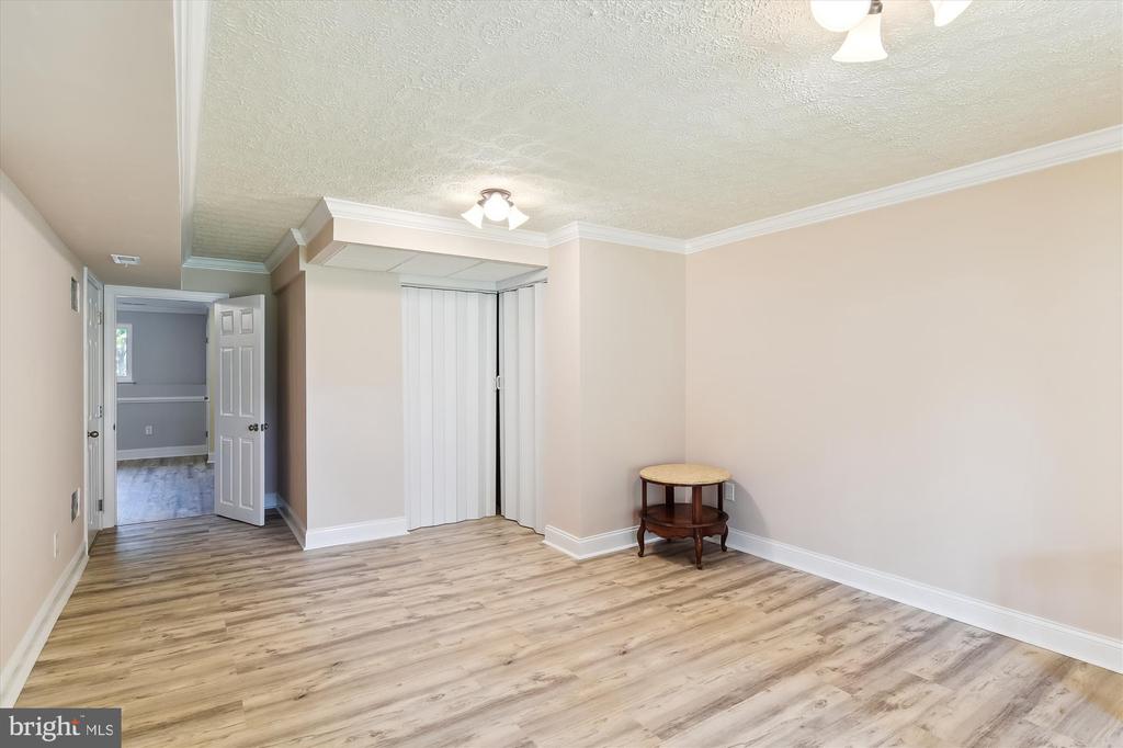 1031 Saint Margarets Dr