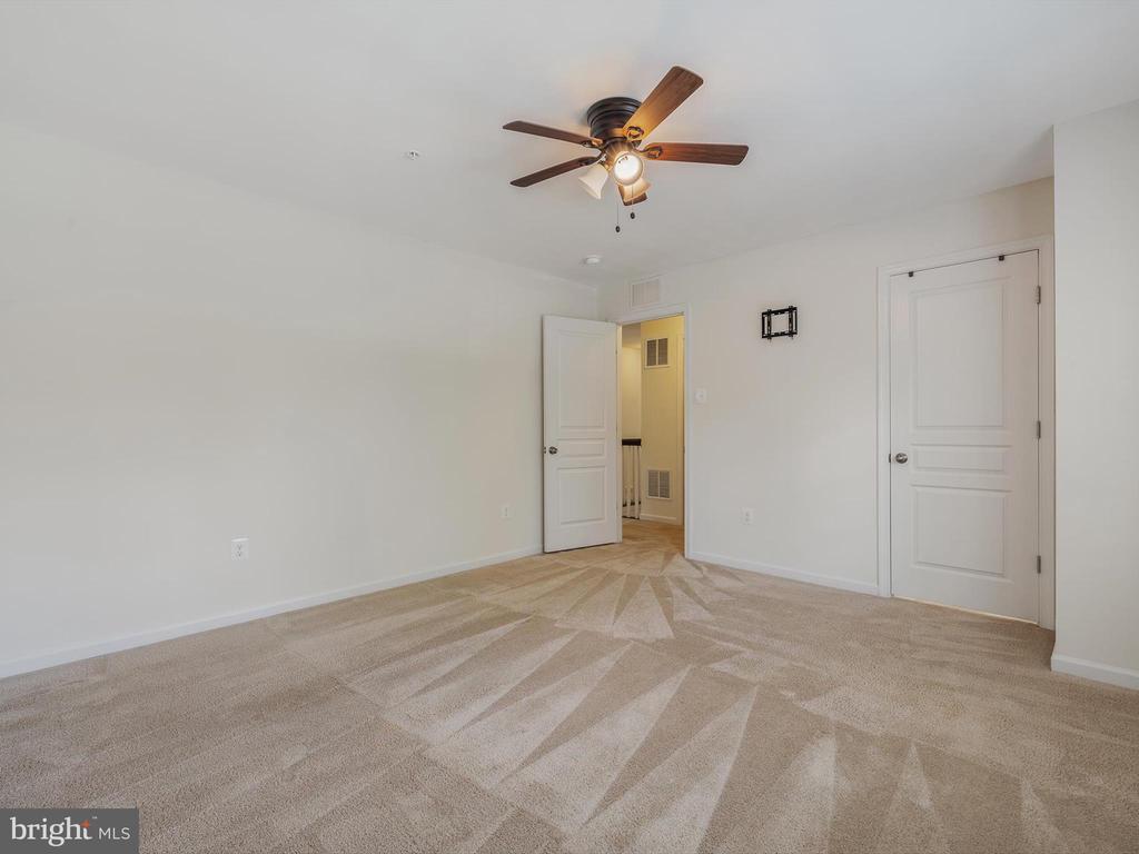 7612 Holly Ridge Dr