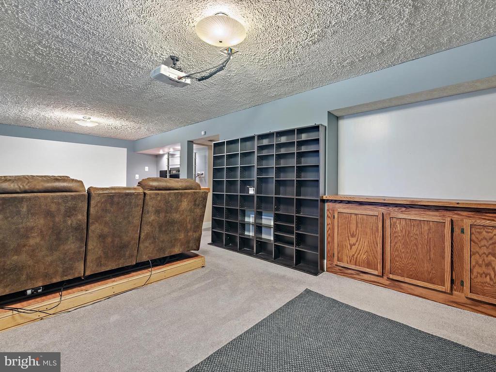 1402 Iron Horse Ct