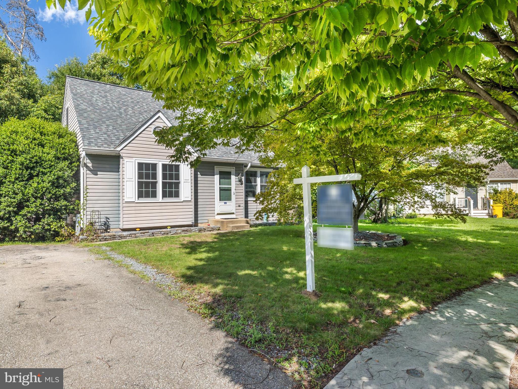 1402 Iron Horse Ct