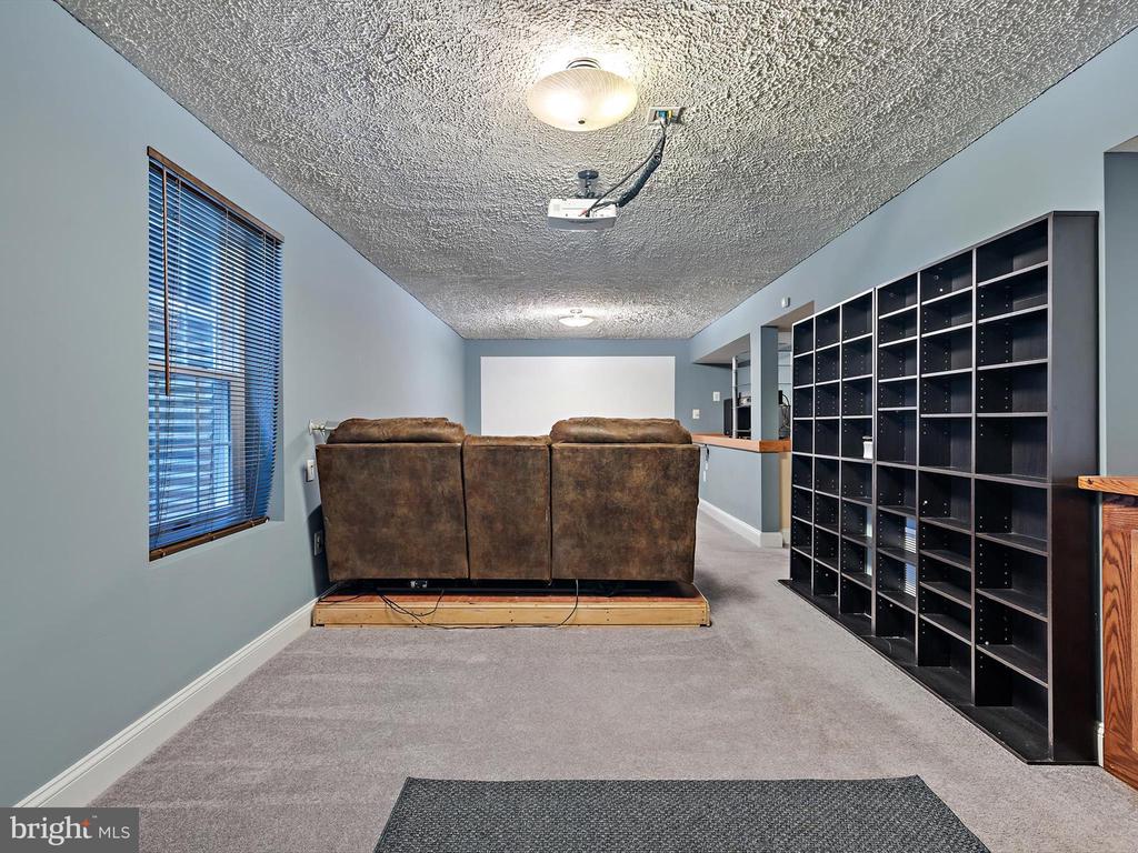 1402 Iron Horse Ct