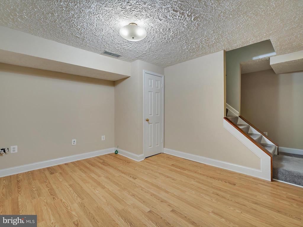 1402 Iron Horse Ct