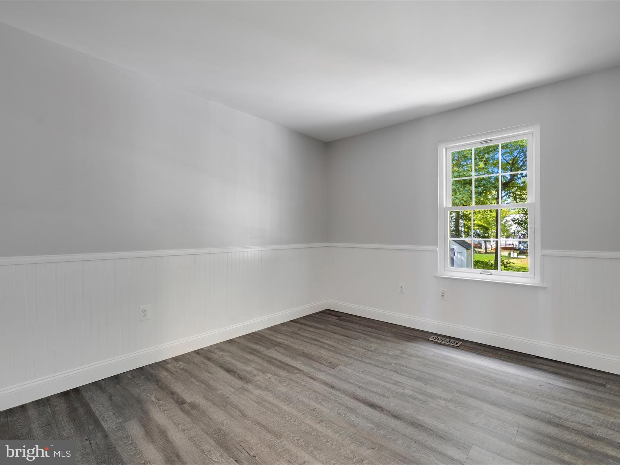 1402 Iron Horse Ct