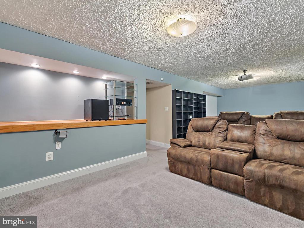 1402 Iron Horse Ct