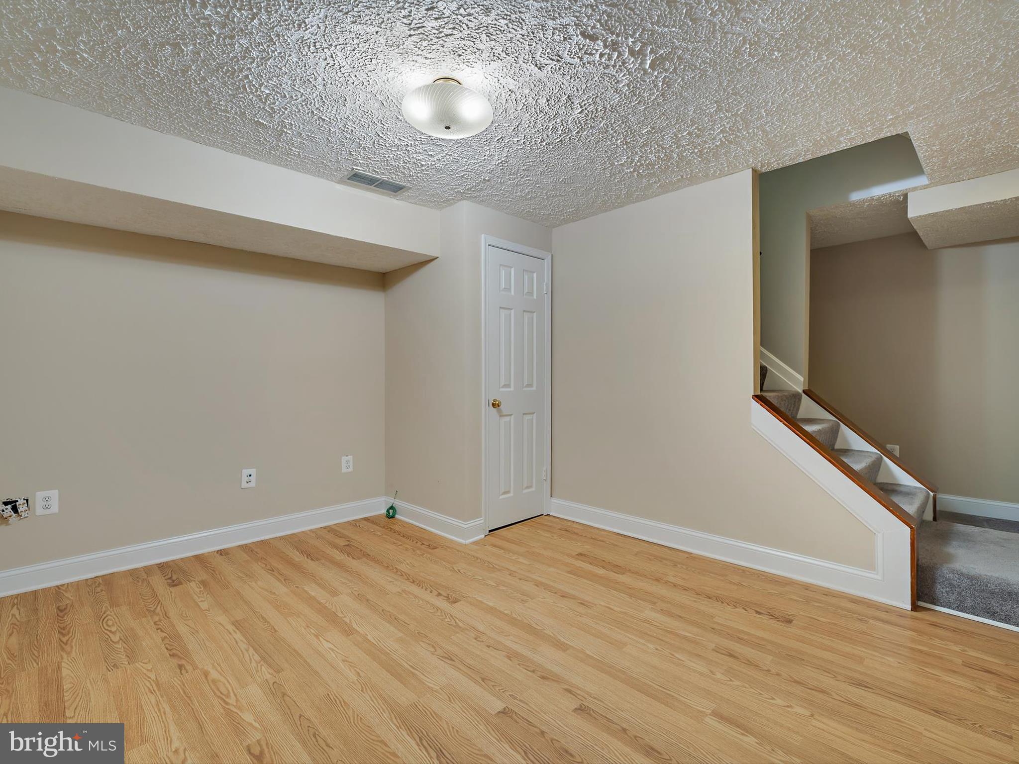 1402 Iron Horse Ct