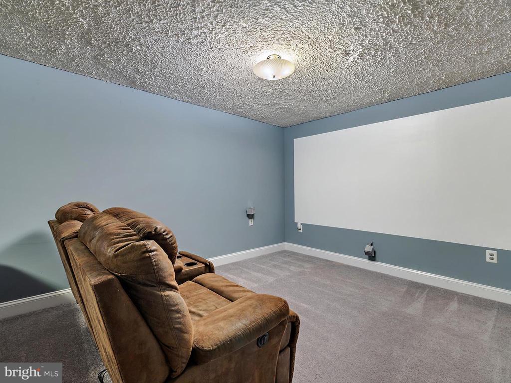 1402 Iron Horse Ct