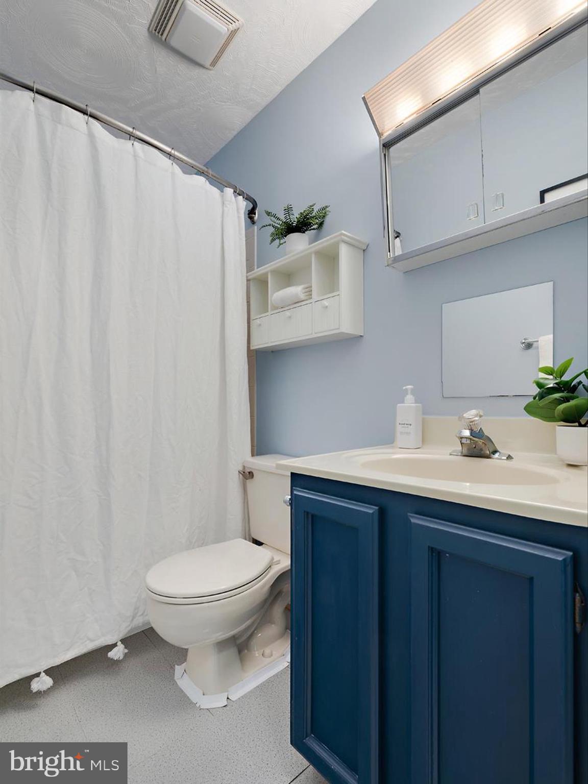 1402 Iron Horse Ct