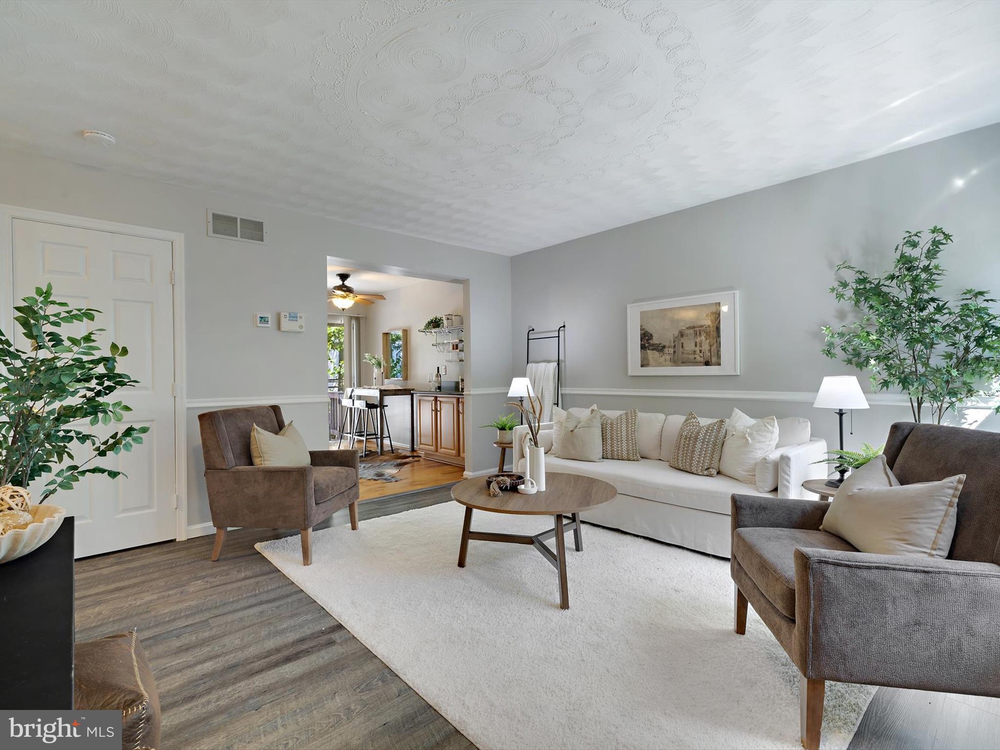 1402 Iron Horse Ct