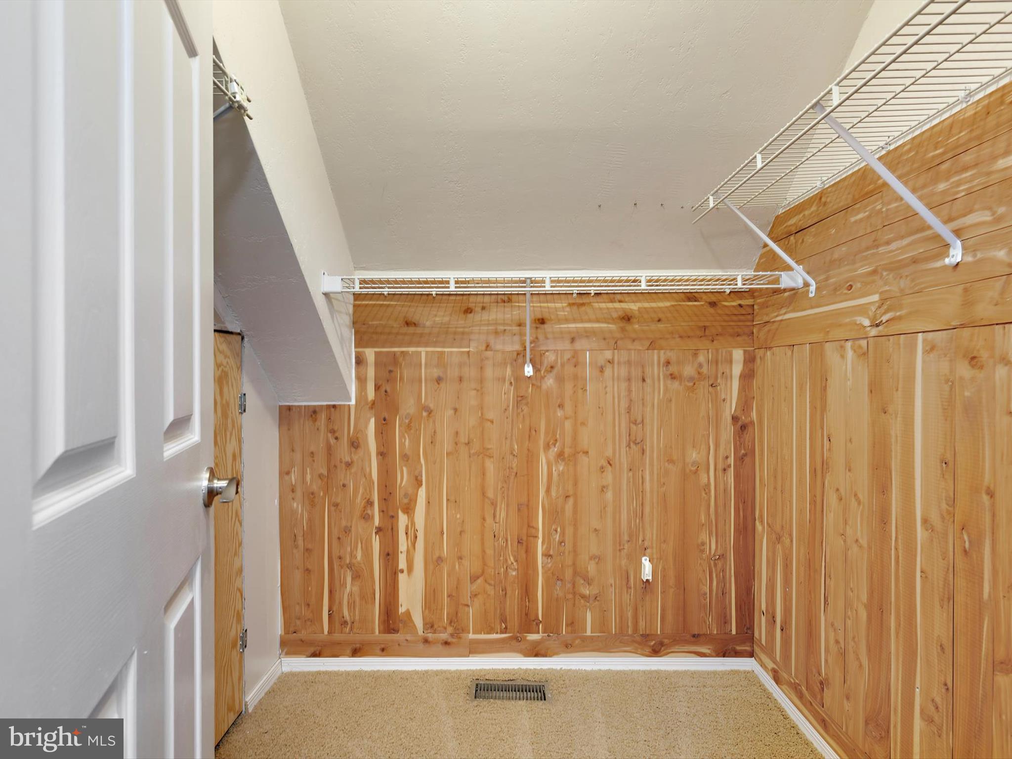 1402 Iron Horse Ct