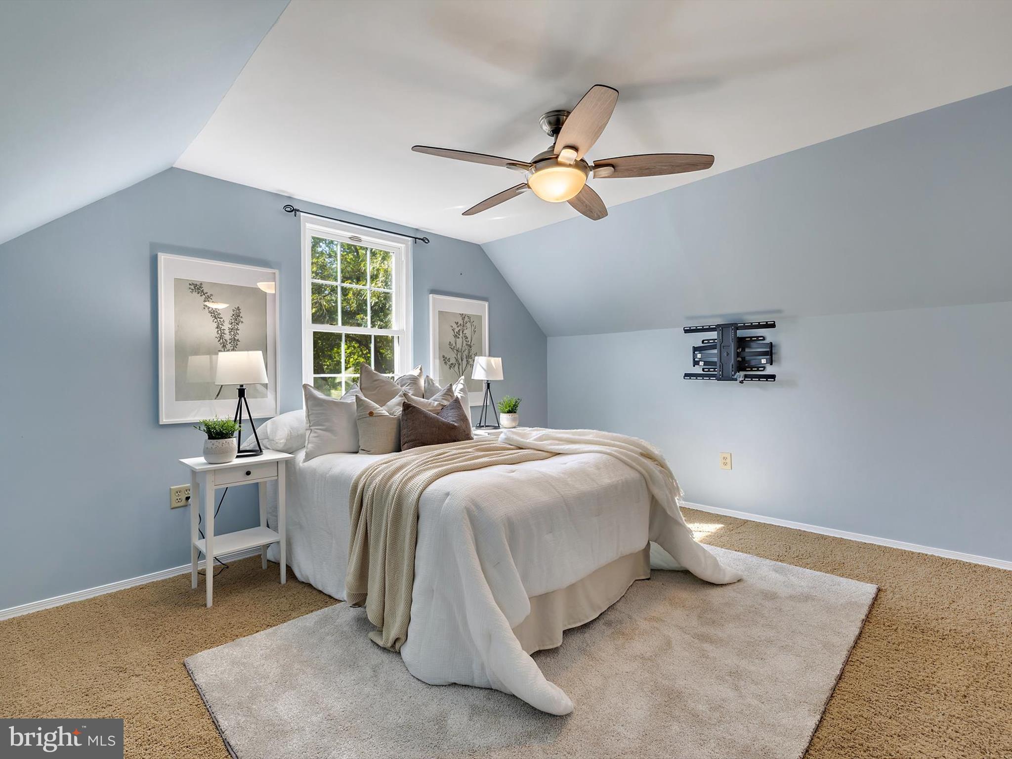 1402 Iron Horse Ct