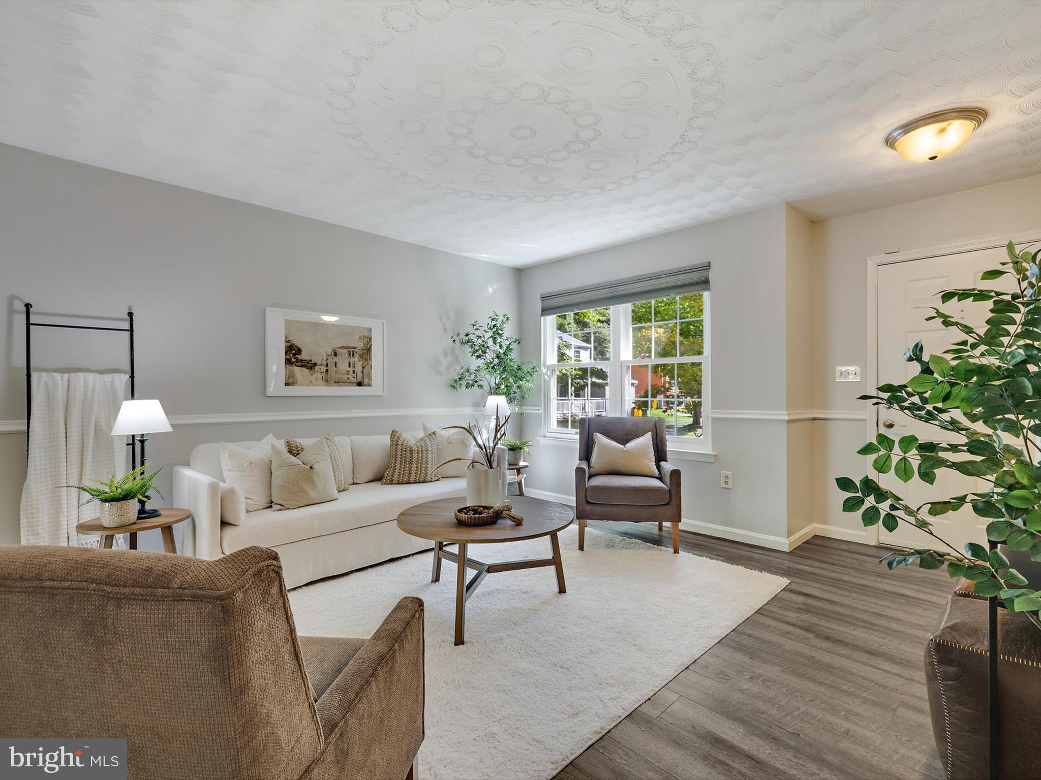 1402 Iron Horse Ct