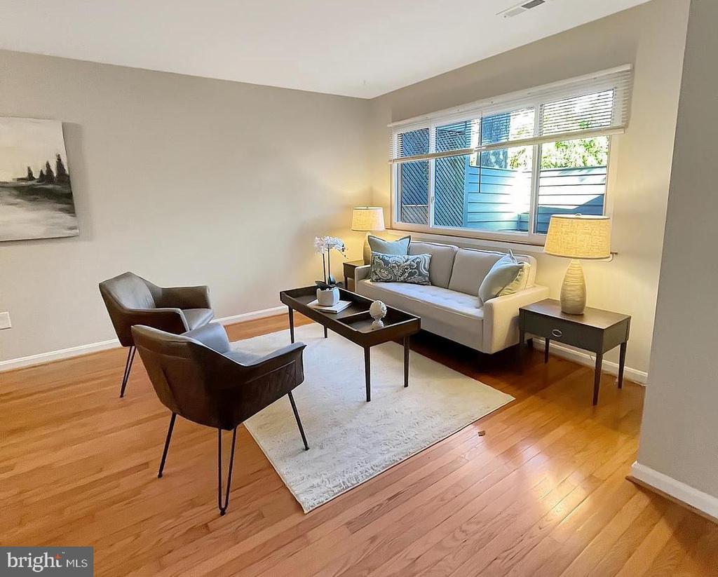 1052 Cedar Ridge Ct