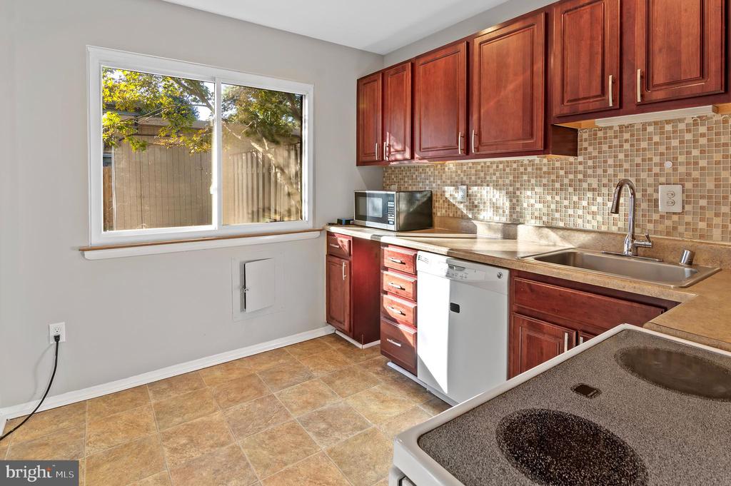 1052 Cedar Ridge Ct