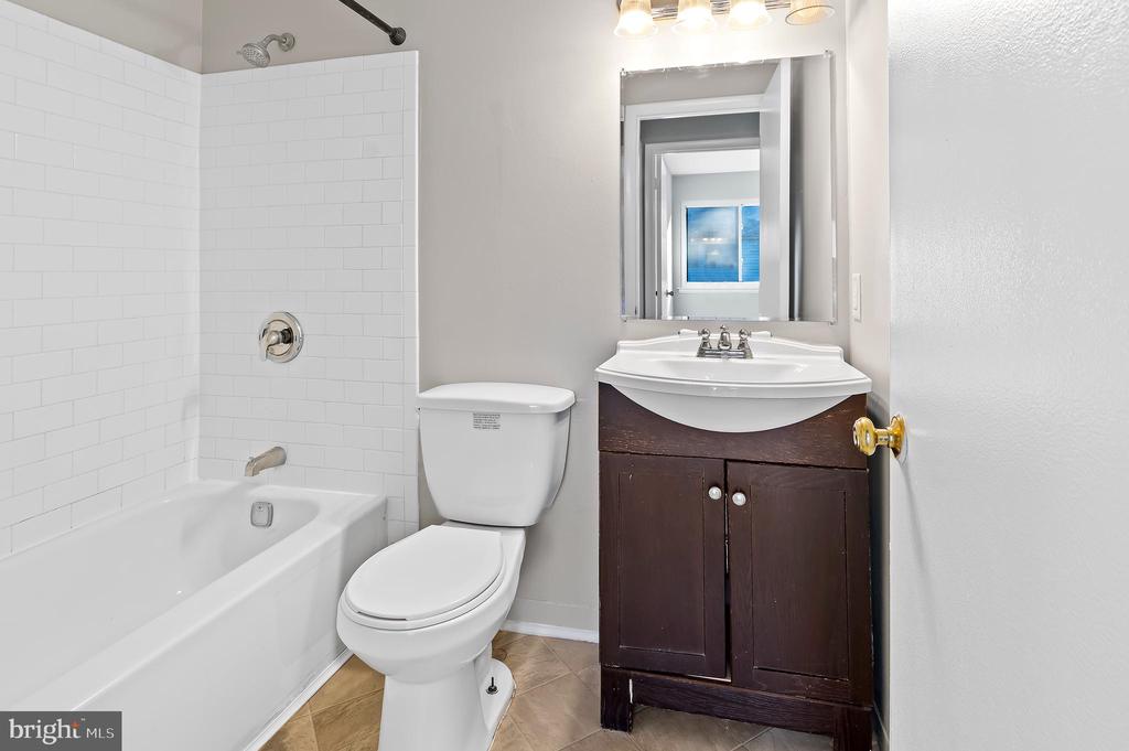 1052 Cedar Ridge Ct