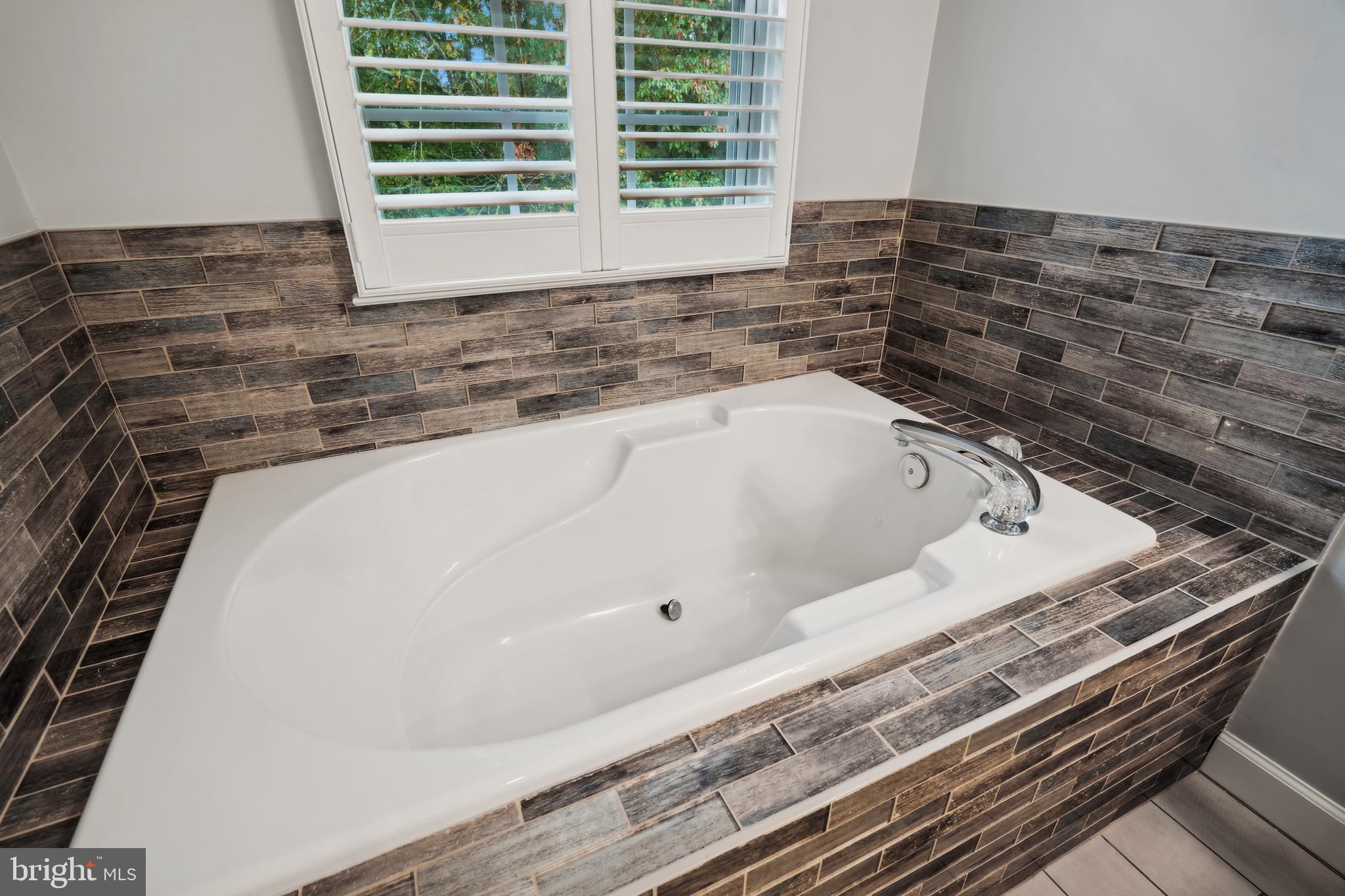 3238 Escapade Cir