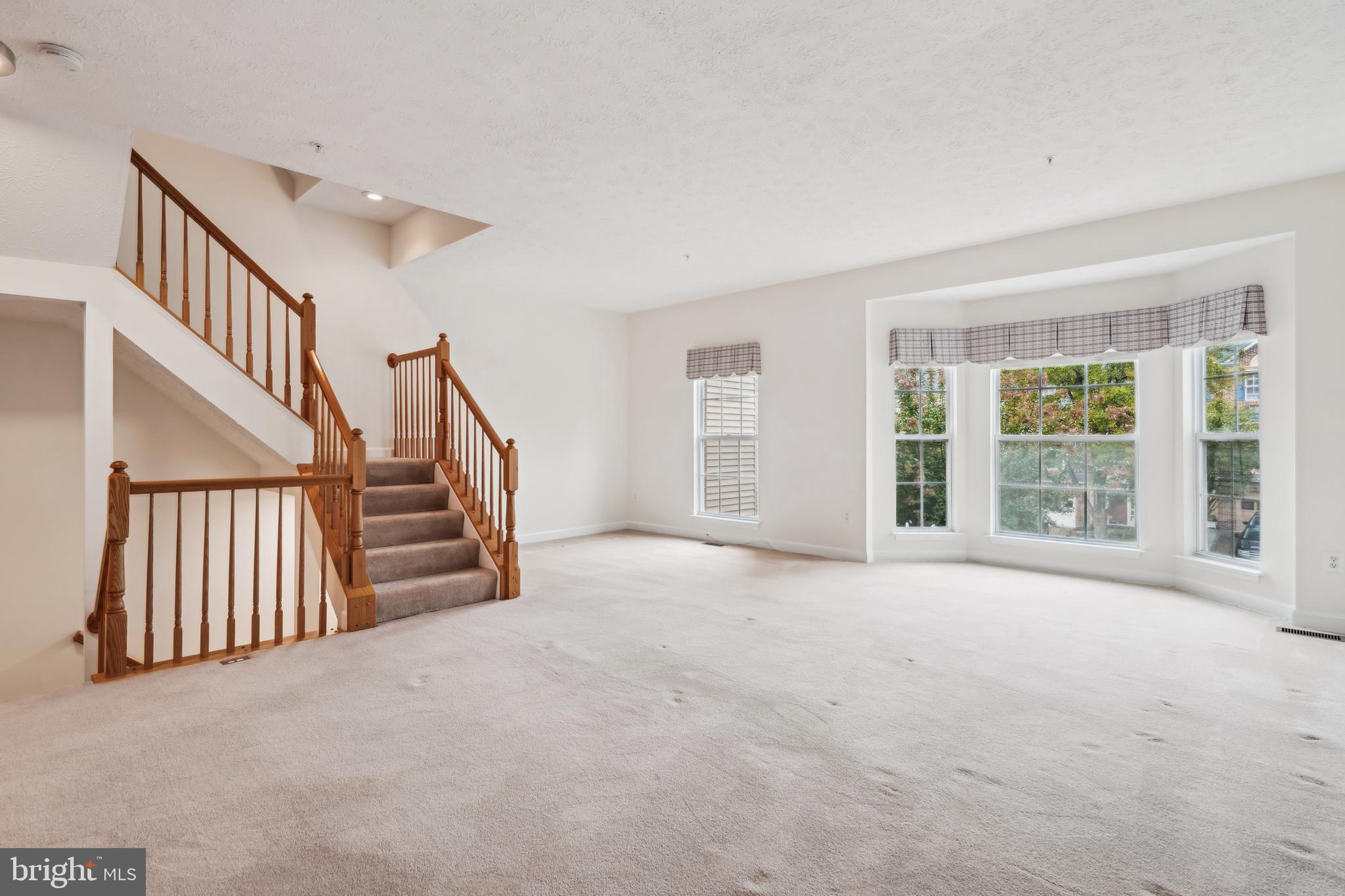 3238 Escapade Cir