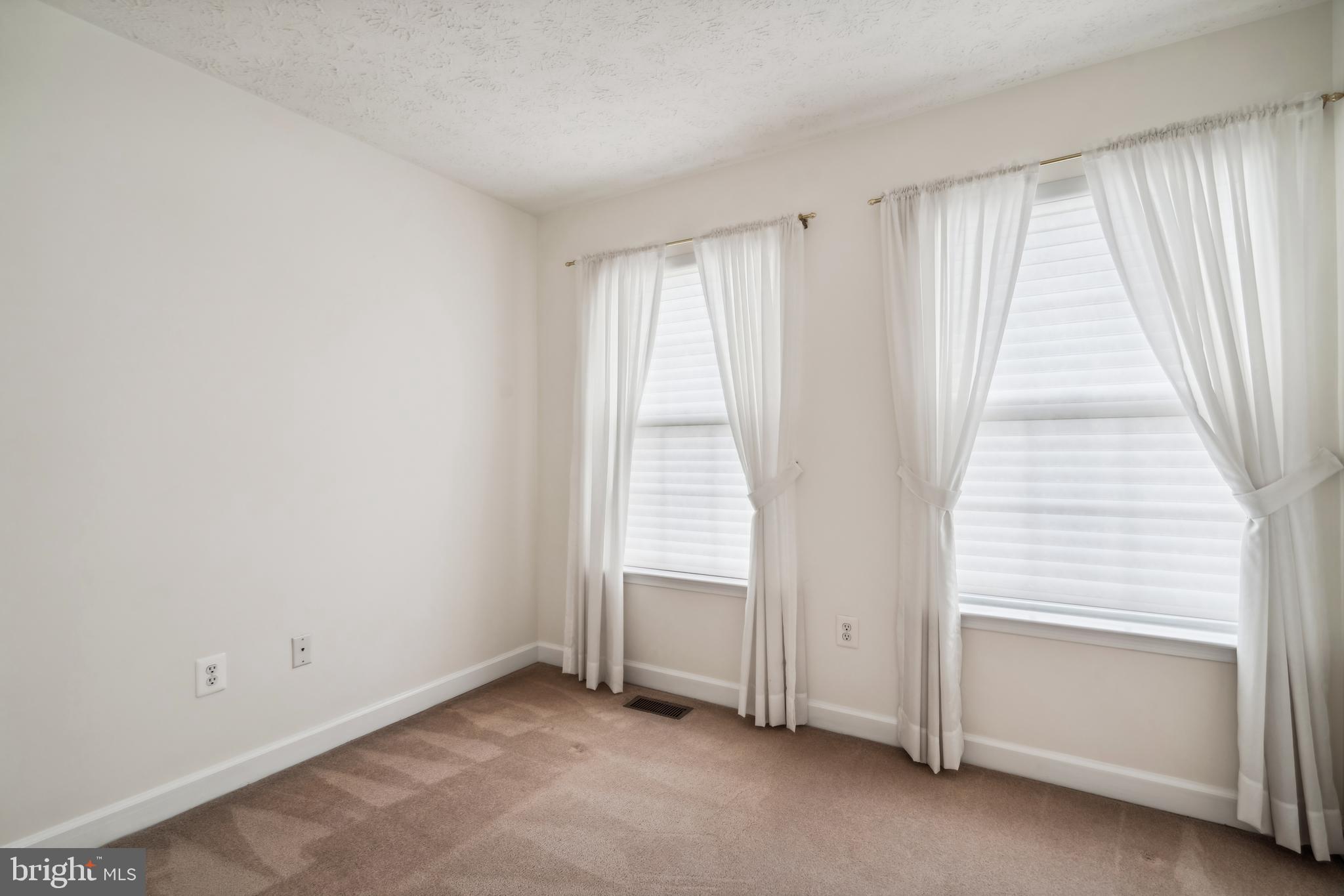 3238 Escapade Cir
