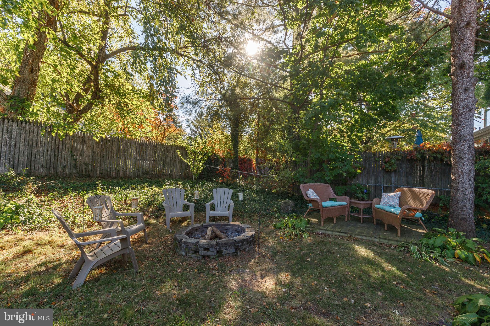 825 Ruxshire Dr