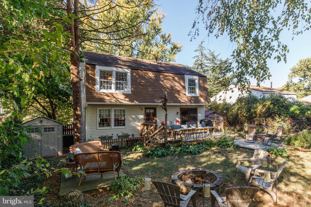 825 Ruxshire Dr