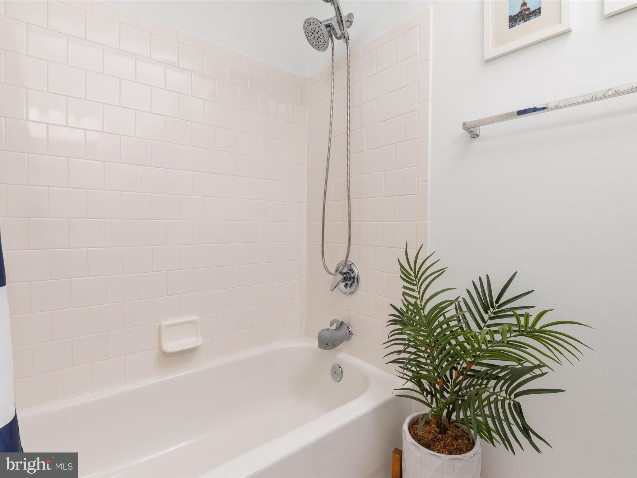 1424 Anna Marie Ct