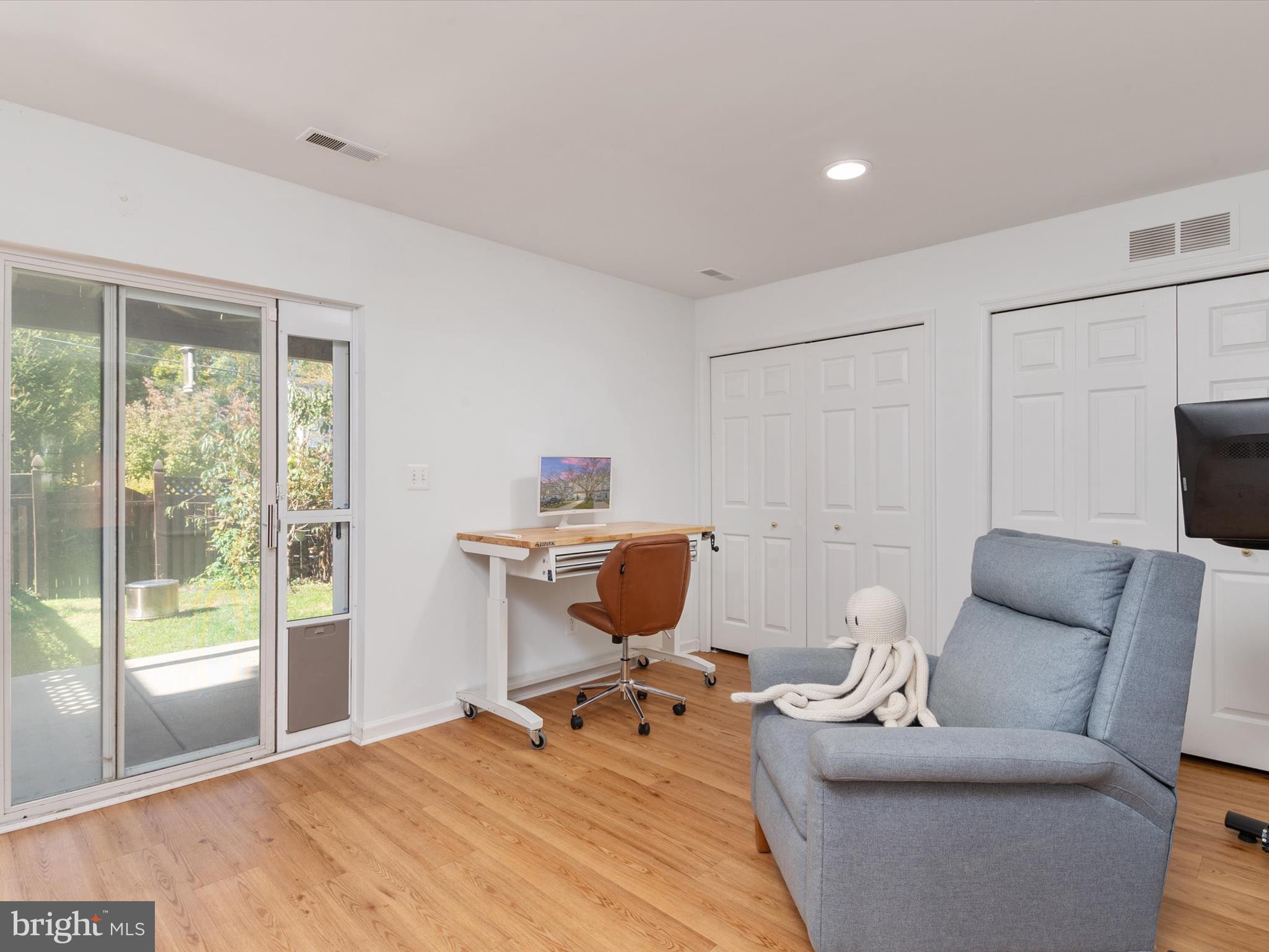 1424 Anna Marie Ct