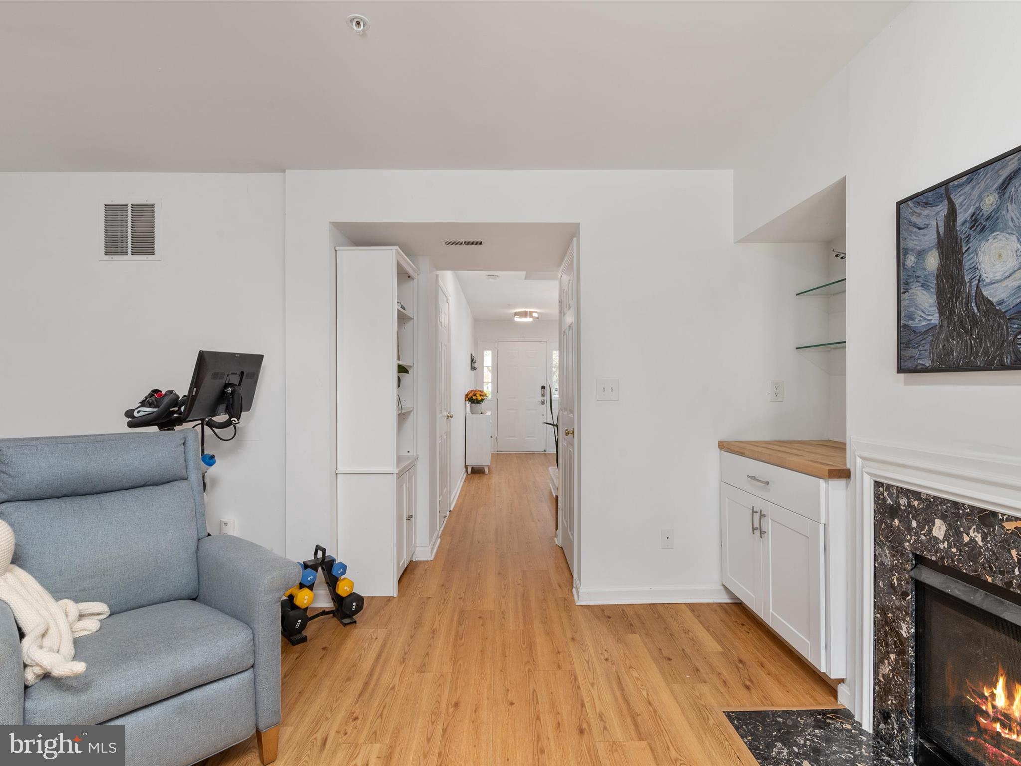 1424 Anna Marie Ct