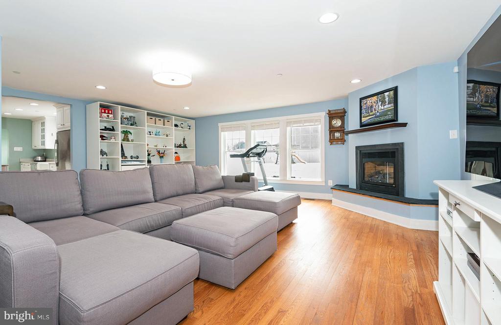 1277 Delmont Rd
