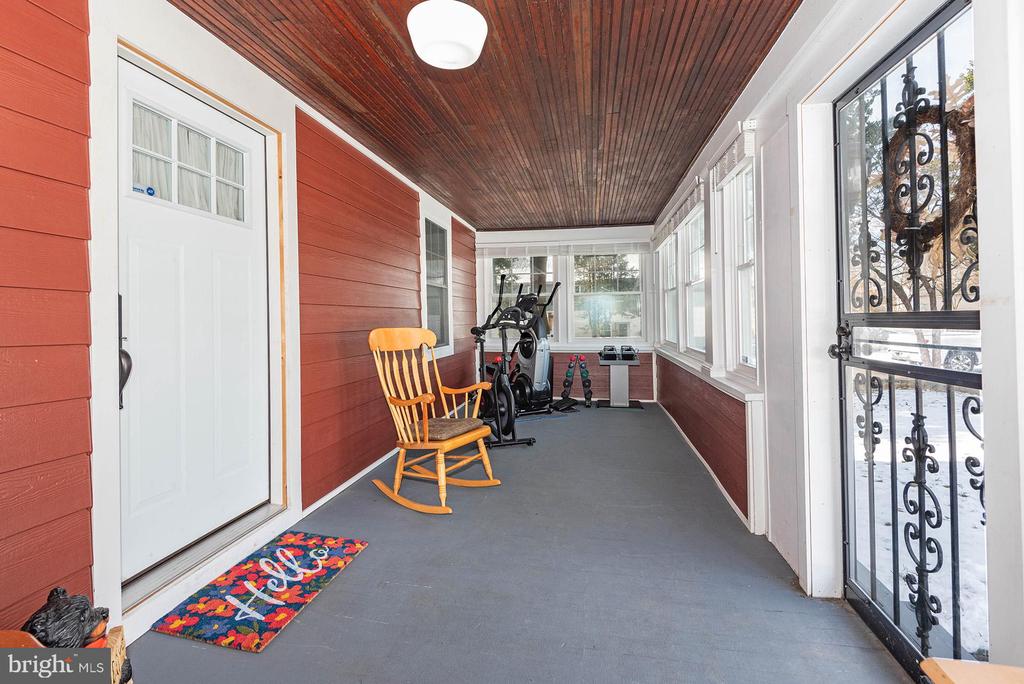1277 Delmont Rd