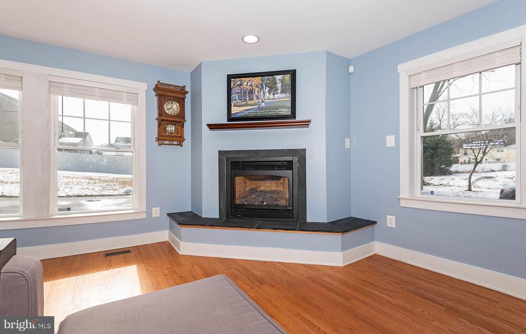 1277 Delmont Rd
